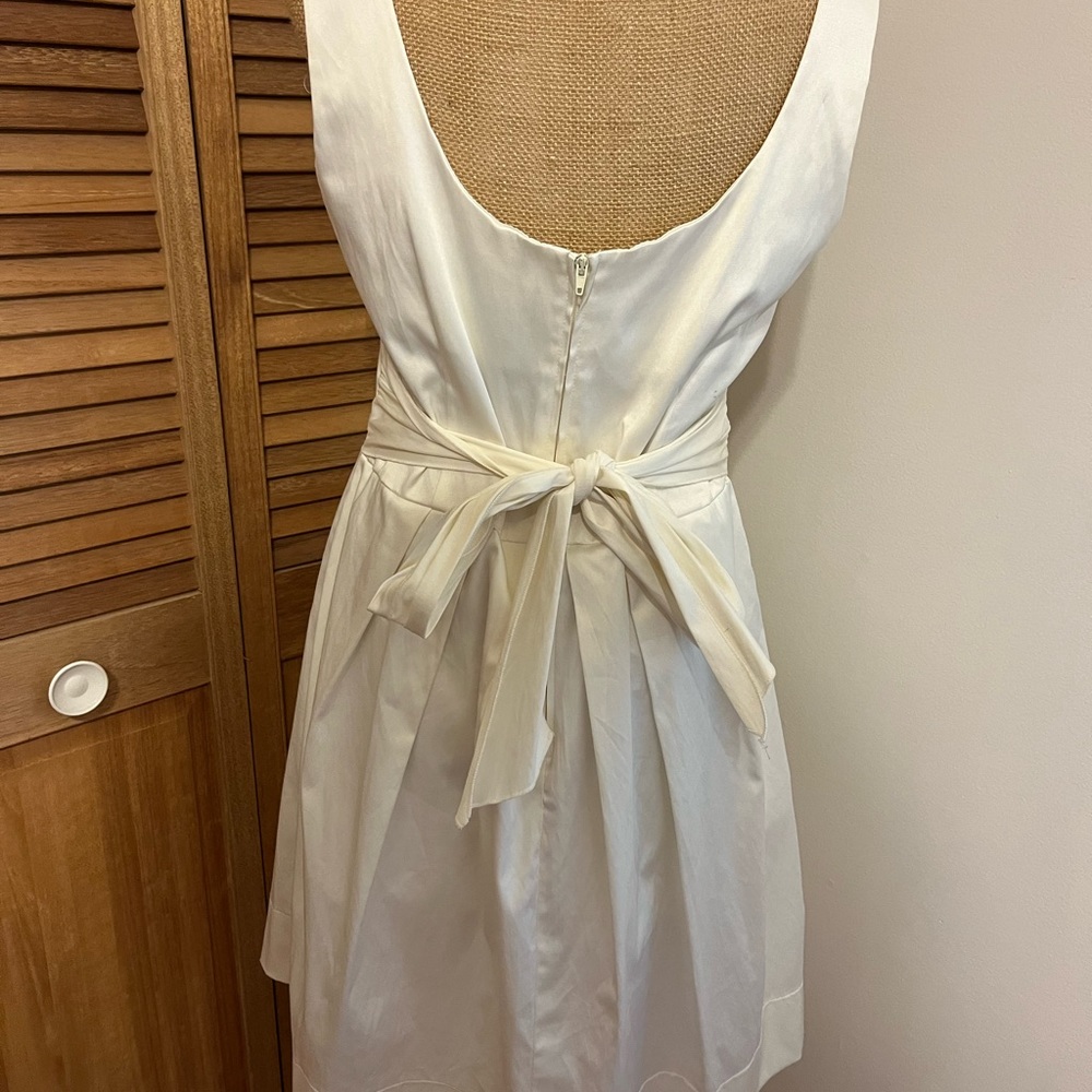 Beautiful spring dress - Picture 2 of 4